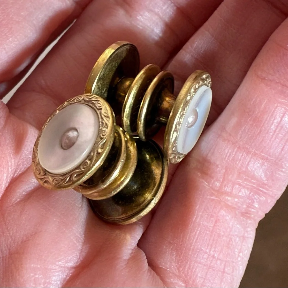 Vintage 1920-1940 Retro Art Deco Mother of Pearl etched Gold Cufflinks